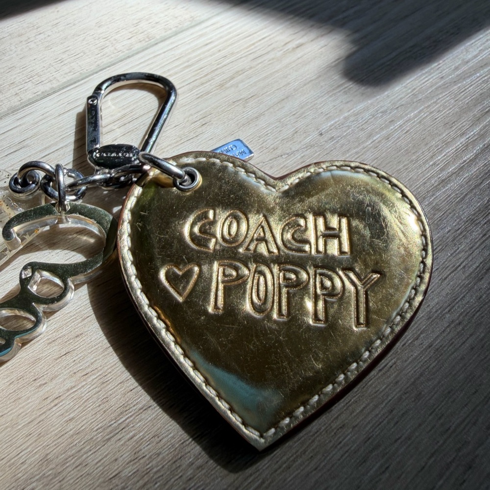 RARE Coach Poppy GOLDY Heart Chan Bag Charm Keychain Tag Japan Vintage Gold - Picture 6 of 6
